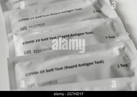 COVID-19 Selbsttest – NHS-Bild (Rapid Antigen Test) Stockfoto