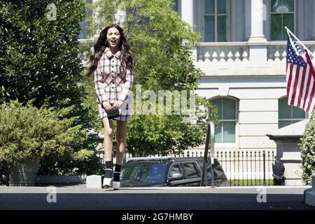 Die amerikanische Schauspielerin Olivia Rodrigo kommt am 14. Juli 2021 zu einem Treffen mit Präsident Joe Biden und Dr. Anthony Fauci, um Impfstoffe im Weißen Haus zu fördern. Foto von Yuri Gripas/ABACAPRESS.COM Stockfoto