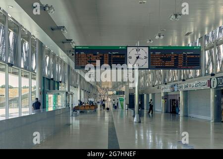 Fernando Zóbel Hochgeschwindigkeitsbahnhof am Stadtrand von Cuenca, verwaltet von Adif, Castilla la Mancha, Spanien, Europa Stockfoto