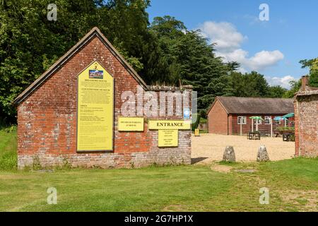 Eintritt zum Breamore House Museum und Teestuben, Breamore, Hampshire, Großbritannien Stockfoto