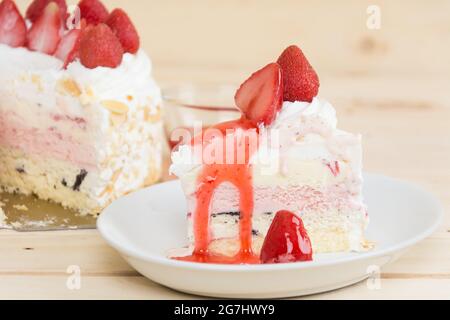 sweety Erdbeere Delight Eis-Kuchen Stockfoto