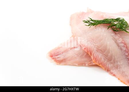 Tilapia raw auf weißem Hintergrund Stockfoto