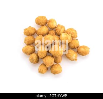 Geröstete Nüsse auf weißem Hintergrund Stockfoto