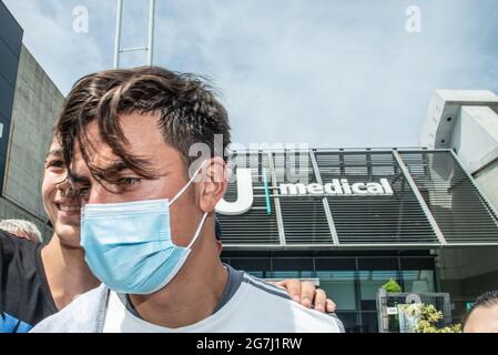 Turin, Italien. Juli 2021. Paulo Dybala vom FC Juventus kommt vor der Saison 2021-202 zu medizinischen Besuchen bei J-Medical in Turin (Foto: Alberto Gandolfo/Pacific Press) Quelle: Pacific Press Media Production Corp./Alamy Live News Stockfoto