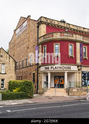 Alnwick Playhouse ist ein Kunstzentrum mit Kino und beherbergt die NTC Touring Theatre Company in Northumberland, Großbritannien. Stockfoto