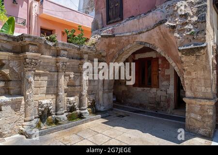 Venezianischer Brunnen in Rethymno auf der griechischen Insel Kreta Stockfoto