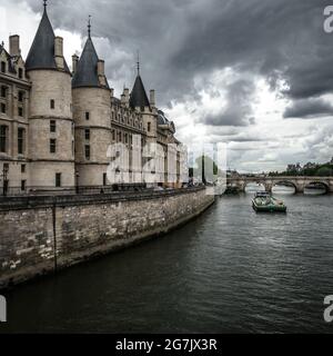 Das Panorama der Stadt Paris und der seine Stockfoto