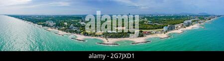 Luftaufnahme des PMY Beach in Rayong, Thailand Stockfoto