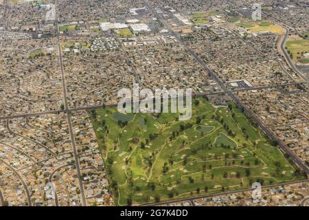 Luftaufnahme der Skyline der Innenstadt von Phoenix, Arizona mit Blick nach Nordosten auf die USA Stockfoto