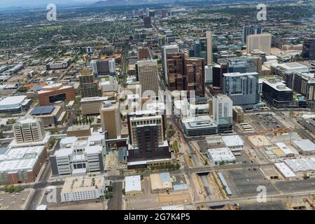 Luftaufnahme des Wachstums der Innenstadt von Phoenix Arizona mit Blick nach Westen in der Ferne Stockfoto