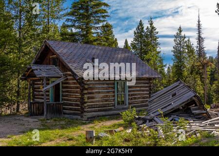 Die Blockhütte des Feuerwärters in der Nähe der Geisterstadt Garnet, Montana, USA Stockfoto