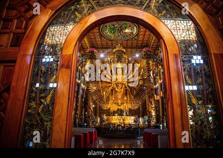 Wat Metta Thamrat oder Wat Metta Tham Photiyan in Kanchanaburi, Thailand Stockfoto