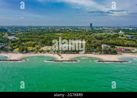 Luftaufnahme des PMY Beach in Rayong, Thailand Stockfoto