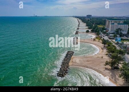 Luftaufnahme des PMY Beach in Rayong, Thailand Stockfoto