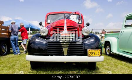 Das Vorderende eines alten Dodge Pickup Trucks Stockfoto