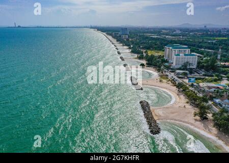 Luftaufnahme des PMY Beach in Rayong, Thailand Stockfoto