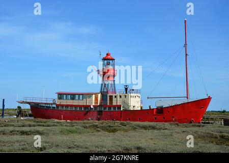 TOLLESBURY, VEREINIGTES KÖNIGREICH - 20. Mai 2020: Das Feuerschiff 'Trinity', früher bekannt als 'lightvessel 15', in Tollesbury, Essex. Stockfoto