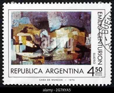 ARGENTINIEN - UM 1975: Eine in Argentinien gedruckte Briefmarke zeigt Dream von Emilio Centurion, Malerei, um 1975 Stockfoto