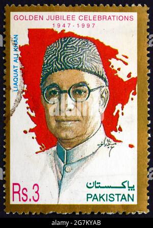 PAKISTAN - UM 1997: Eine in Pakistan gedruckte Briefmarke zeigt Liaquat Ali Khan, Staatsmann, Rechtsanwalt und Politikwissenschaftler, war einer der führenden Gründer Stockfoto