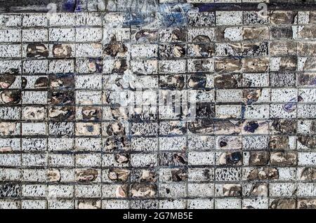 Texture Mosaik Rechtecke monochrome Grunge-Textur. Fotoelement im Loft-Stil. Stockfoto