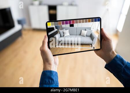 Möbel AR Smartphone Designer Anwendung. Augmented Reality Sofa Stockfoto