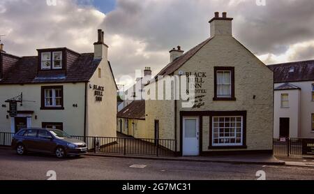 Das Black Bull Inn & Hotel am Kirchentor in Moffat. Blick in Richtung Stadtzentrum Stockfoto