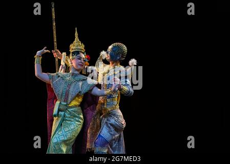 Khon, das Masked Dance Drama von Khon in Thailand, ist eine darstellende Kunst, die musikalische, vokale, literarische, tänzerische, rituelle und handwerkliche Elemente kombiniert. Khon Stockfoto