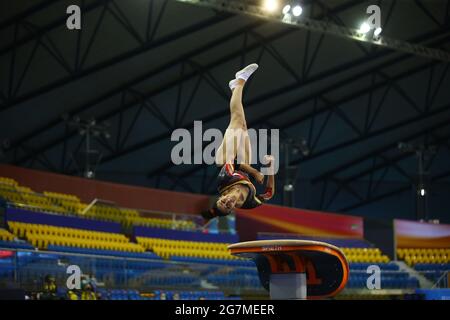 Lady Gymnastik in Aktion - KATAR Stockfoto