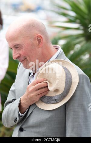 Cannes, Frankreich, 15. Juli 2020. Regisseur Jacques Audiard nimmt am 14. Juli 2021 an den Les Olympiades (13. Pariser Bezirk) während der 74. Jährlichen Filmfestspiele von Cannes Teil. Foto von David Niviere/ABACAPRESS.COM Quelle: Abaca Press/Alamy Live News Stockfoto