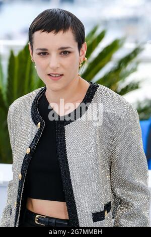 Palais des Festivals, Cannes, Frankreich. Juli 2021. Jehnny Beth posiert beim 'Paris 13th' Photocall. Bild nach Kredit: Julie Edwards/Alamy Live News Stockfoto