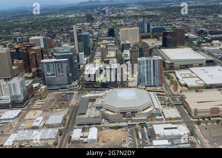 Luftaufnahme des Wachstums der Innenstadt von Phoenix Arizona USA in der Ferne nach Westen Stockfoto