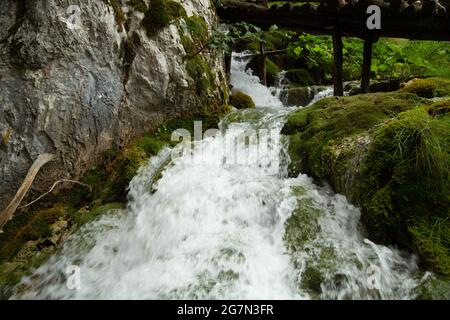 Parque natural de Plivitche en Croacia, Caídas de agua, grandes lagos, bosques mediterráneos y lugares de Ensueño Stockfoto