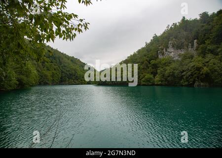 Parque natural de Plivitche en Croacia, Caídas de agua, grandes lagos, bosques mediterráneos y lugares de Ensueño Stockfoto