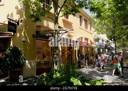 Las Rozas Open Air Outlet Shopping Mall Madrid Spanien Sommer Stockfoto