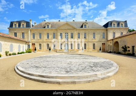 FRANKREICH. GIRONDE (33). SAINT-EMILION. DAS CHATEAU SOUTARD, CHARTREUSE AUS DEM XVIIIE VERFÜGT ÜBER 30 HA VON VIGNES UND IST EINE GRAND CRU CLASSE SAINT-EMILION. Stockfoto