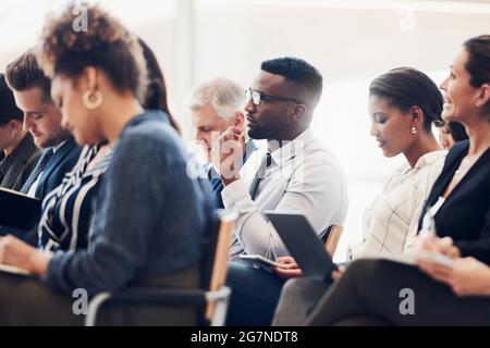 Der erste Schritt besteht darin, Ihren Willen zum Lernen und zur Verbesserung zu zeigen Stockfoto