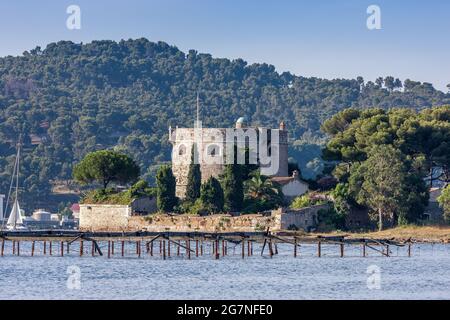 FRANKREICH, VAR (83) LA SEYNE-SUR-MER,FORT BALAGUIER, KONSTITUIERENDE MIT DEM KÖNIGLICHEN TURM UND FORT EGUILLETTE EINE DER DREI WICHTIGSTEN VERTEIDIGUNGSANLAGEN DES HAFENS IN DER Stockfoto