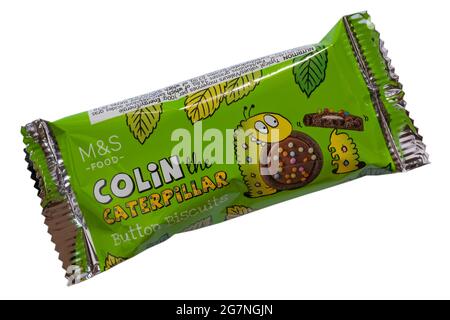 pack von Colin the Caterpillar Button Biscuits von M&S isoliert auf weißem Hintergrund Stockfoto