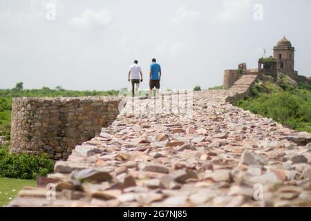 Nahaufnahme der Ruinen von Bhangarh Fort ist ein Fort aus dem 16. Jahrhundert in Rajasthan, Indien gebaut. Stockfoto