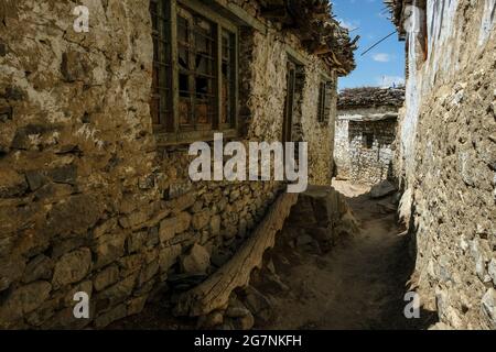 Blick auf das Dorf Nako in Himachal Pradesh, Indien. Stockfoto