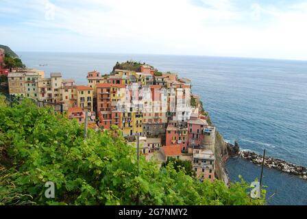 Cinque Terre Italien: Monterosso, Vernazza, Corniglia, Manarola und Riomaggiore. Die Cinque Terre, fünf Städte, besteht aus fünf Fischerdörfern. Stockfoto