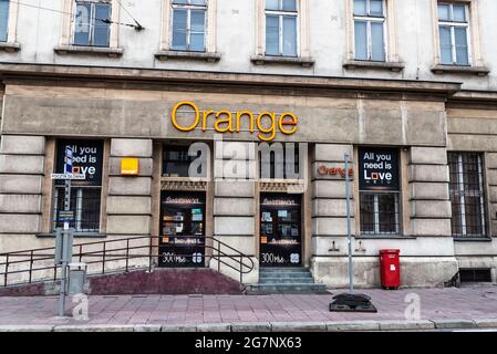 Krakau, Polen - 28. August 2018: Orangengeschäft in der Altstadt von Krakau, Polen Stockfoto