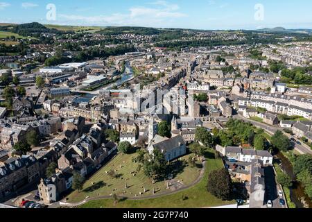 Luftaufnahme der St. Mary's Kirche, dem Fluss Slitrig und Hawick Stadtzentrum, Scottish Borders, Schottland, Großbritannien. Stockfoto