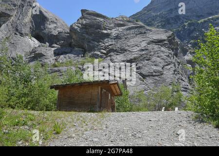 Wanderung zum Helischopf mit Blick auf die Berner Alpen entlang der schwarzen Lütschine Stockfoto