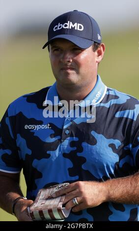 Kent, UK.15. Juli 2021; Royal St Georges Golf Club, Sandwich, Kent, England; The Open Championship Golf Tour, Runde 1; Patrick Reed (USA) beim 8. Abschlag Credit: Action Plus Sports Images/Alamy Live News Stockfoto