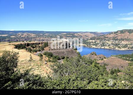 ROWEN Crest Aussichtspunkt Overlook: Das wunderschöne Naturdenkmal und die Touristenattraktion mit Blick auf die Columbia River Gorge in Oregon. Stockfoto