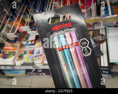 Bild einer Stiftetui mit dem Logo von Rotring zum Verkauf. Rotring ist ein ehemaliges deutsches Fertigungsunternehmen für technische Zeichenwerkzeuge und Schreibwerkzeuge Stockfoto