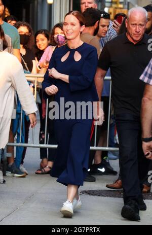 New York, NY, USA. Juli 2021. Emily Blunt bei der Late Show mit Stephen Colbert, der am 15. Juli 2021 ihren neuen Disney-Film Jungle Cruise in New York City promote.Quelle: RW/Media Punch/Alamy Live News Stockfoto