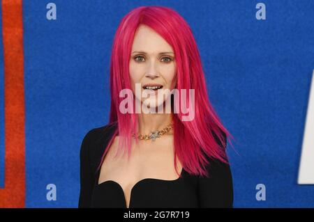 Los Angeles, USA. Juli 2021. Juno Temple kommt bei Apples TED LASSO-Premiere der Saison 2 an, die am Donnerstag, dem 17. Juli 2021, im Pacific Design CenterPacific Design Center in West Hollywood, CA, stattfand. (Foto: Sthanlee B. Mirador/Sipa USA) Quelle: SIPA USA/Alamy Live News Stockfoto