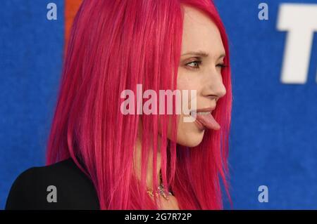 Los Angeles, USA. Juli 2021. Juno Temple kommt bei Apples TED LASSO-Premiere der Saison 2 an, die am Donnerstag, dem 17. Juli 2021, im Pacific Design CenterPacific Design Center in West Hollywood, CA, stattfand. (Foto: Sthanlee B. Mirador/Sipa USA) Quelle: SIPA USA/Alamy Live News Stockfoto